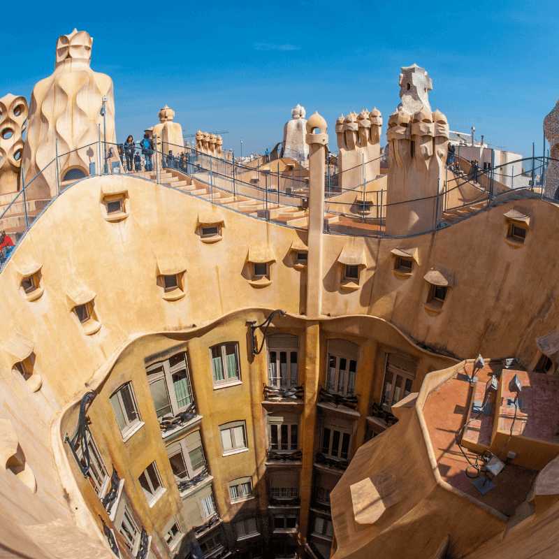 Antoni Gaudi le maître de l'art organique et opposé 